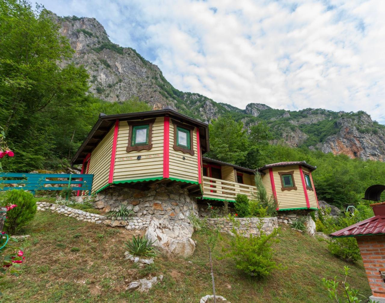 Eco Village Raj U Raju Konjic Exterior foto